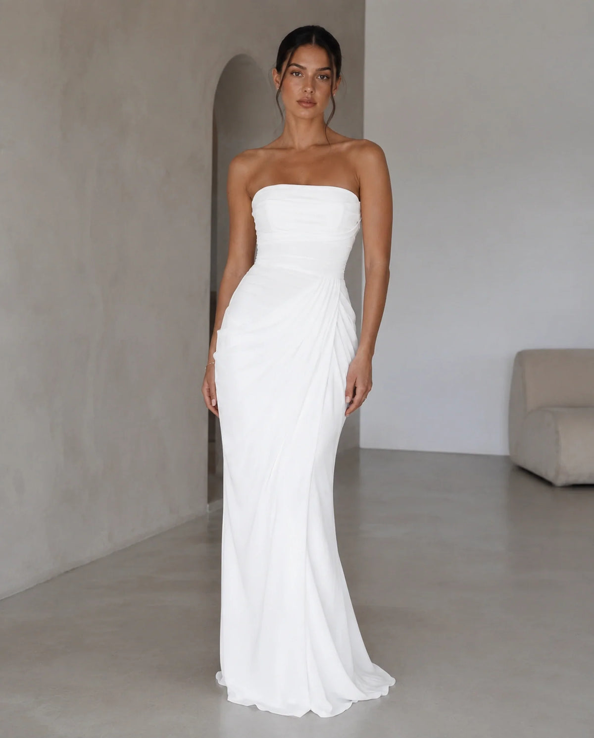 Close-up of the fabric and finish of a Clara Alonso dress